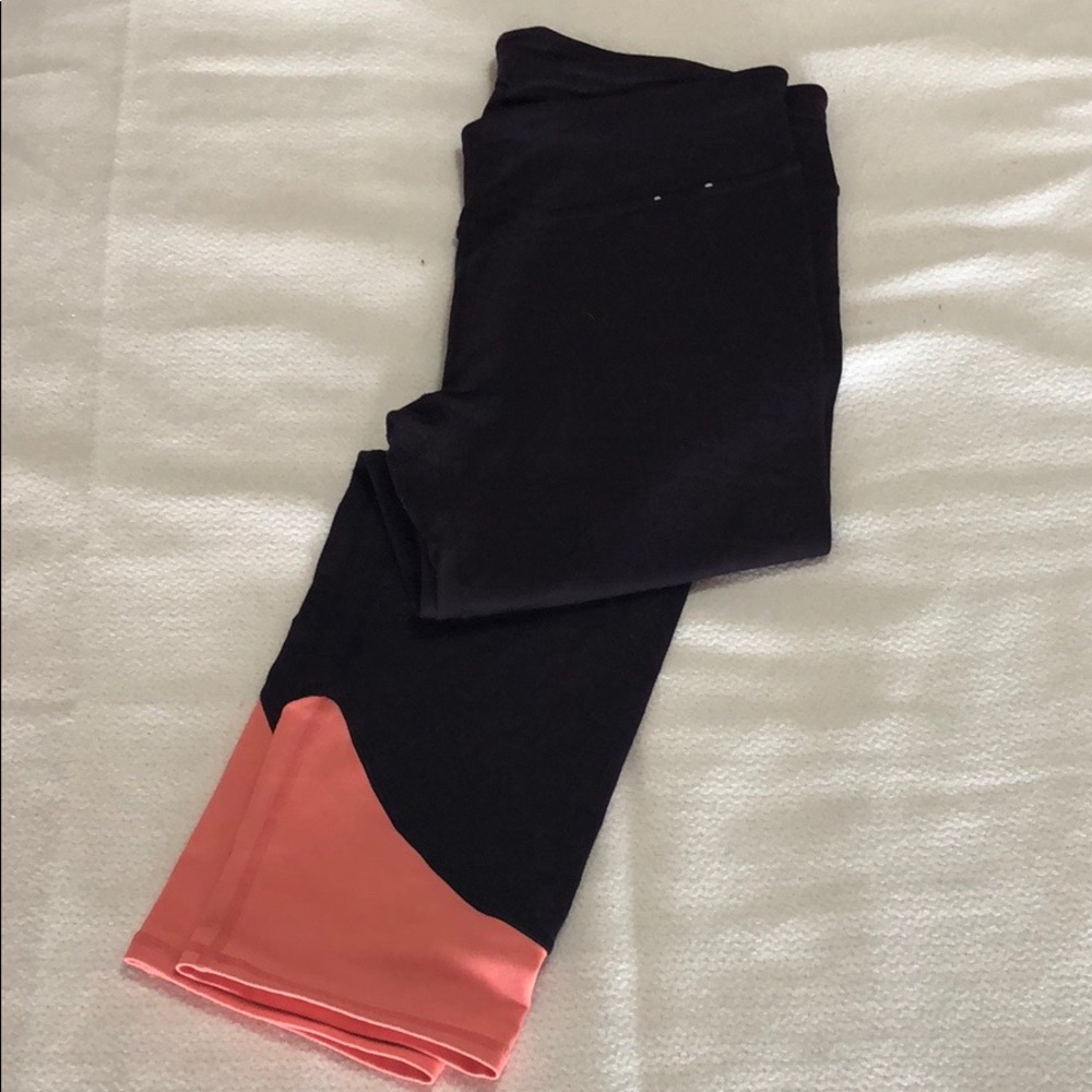 Gap Fit capri yoga pants